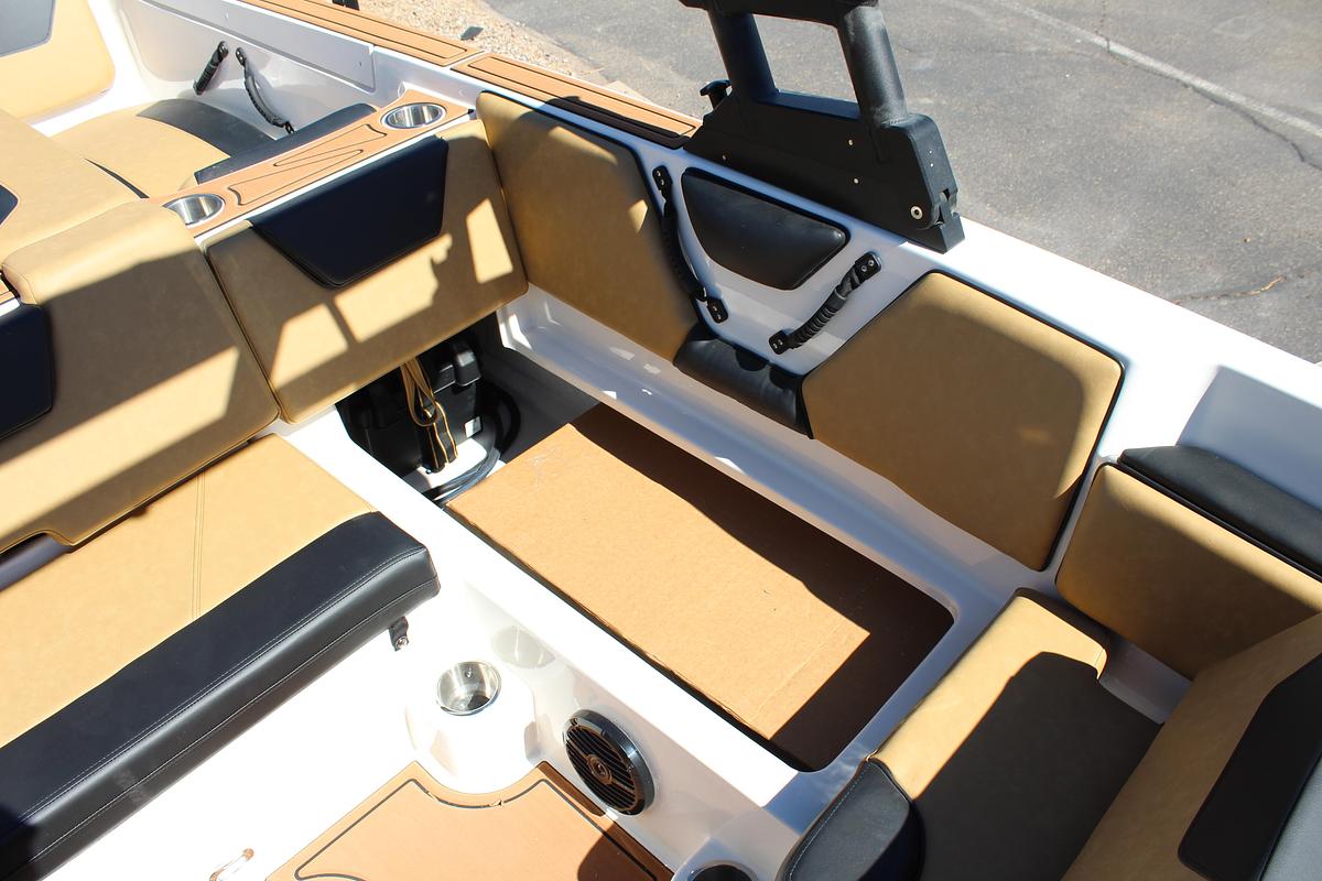 Heyday Wake Boats WTSURF