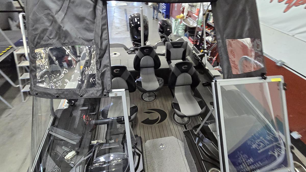 Used 2023 Crestliner 1750 Fish Hawk Platinum Edition