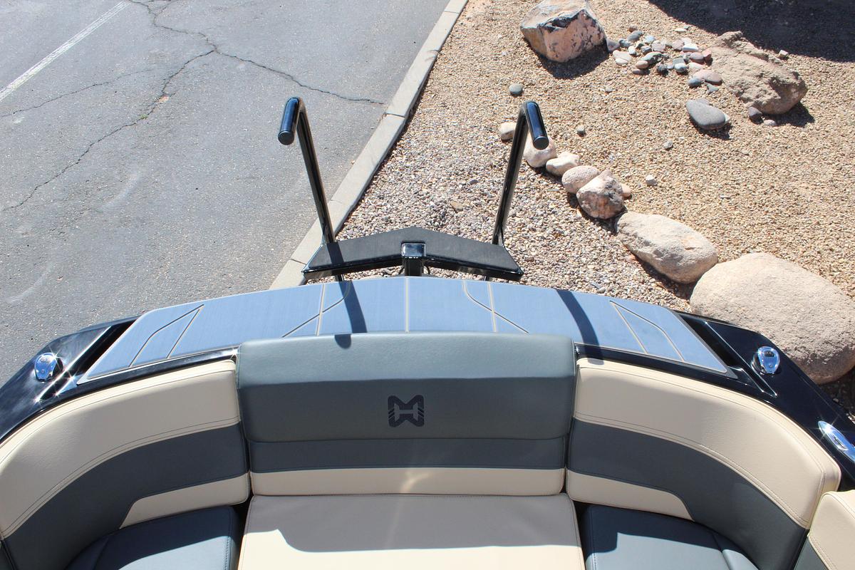 Heyday Wake Boats H22