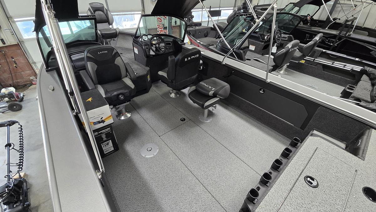 2026 Lund 2075 Fisherman