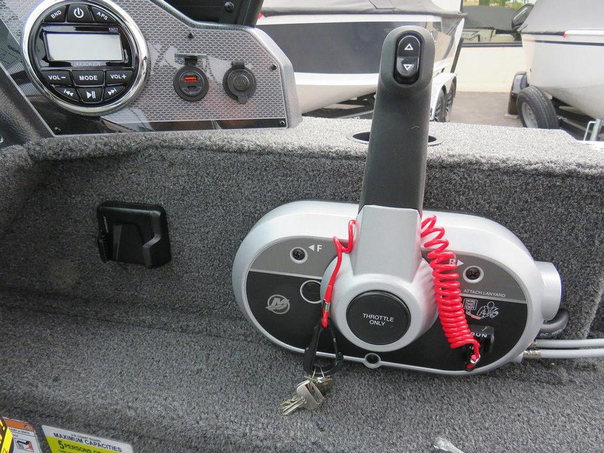 2025 Lund 1650 Angler Sport