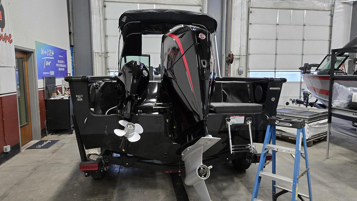 2026 Lund 2075 Fisherman