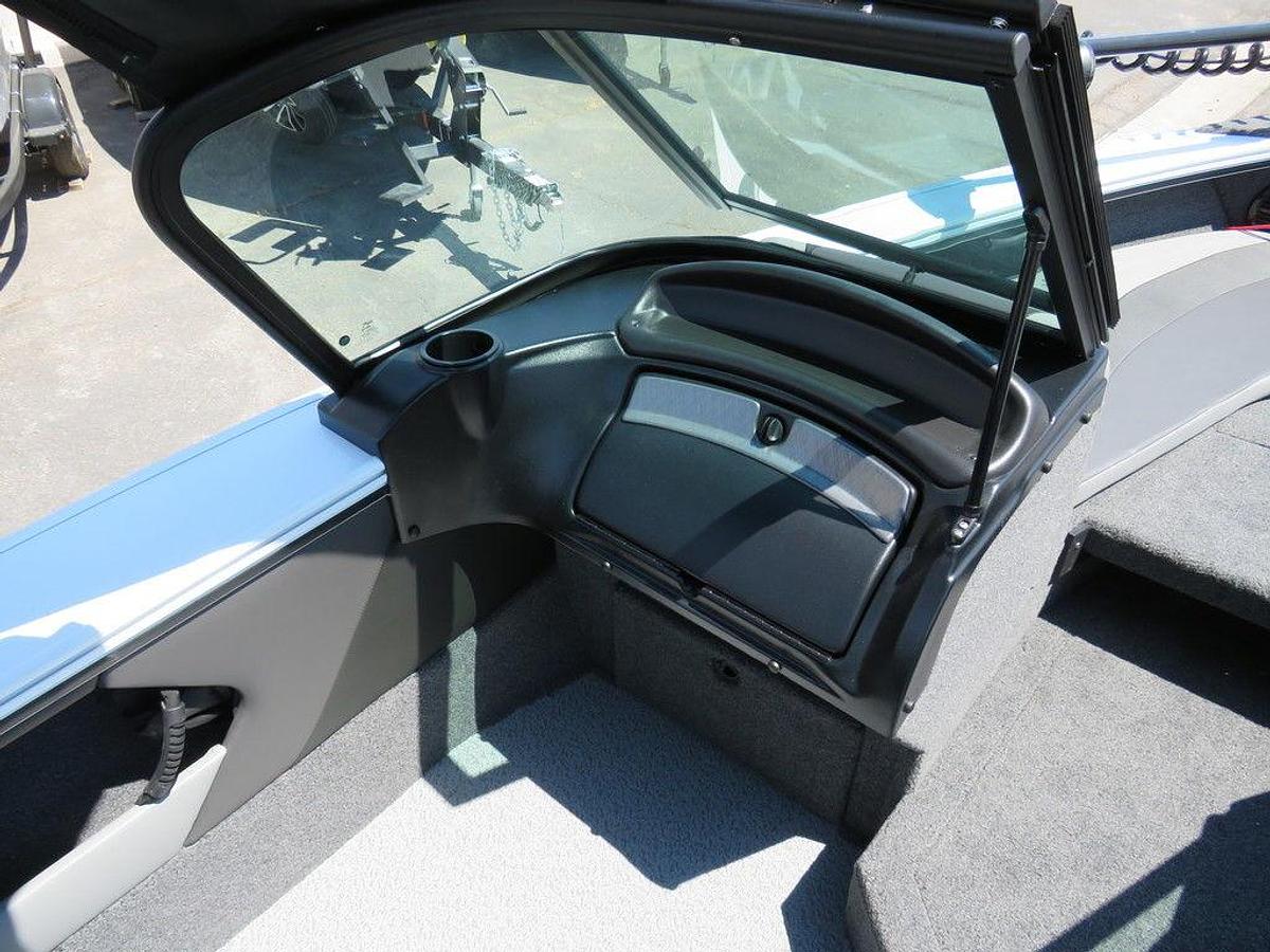 2025 Lund 1875 Crossover XS Sport