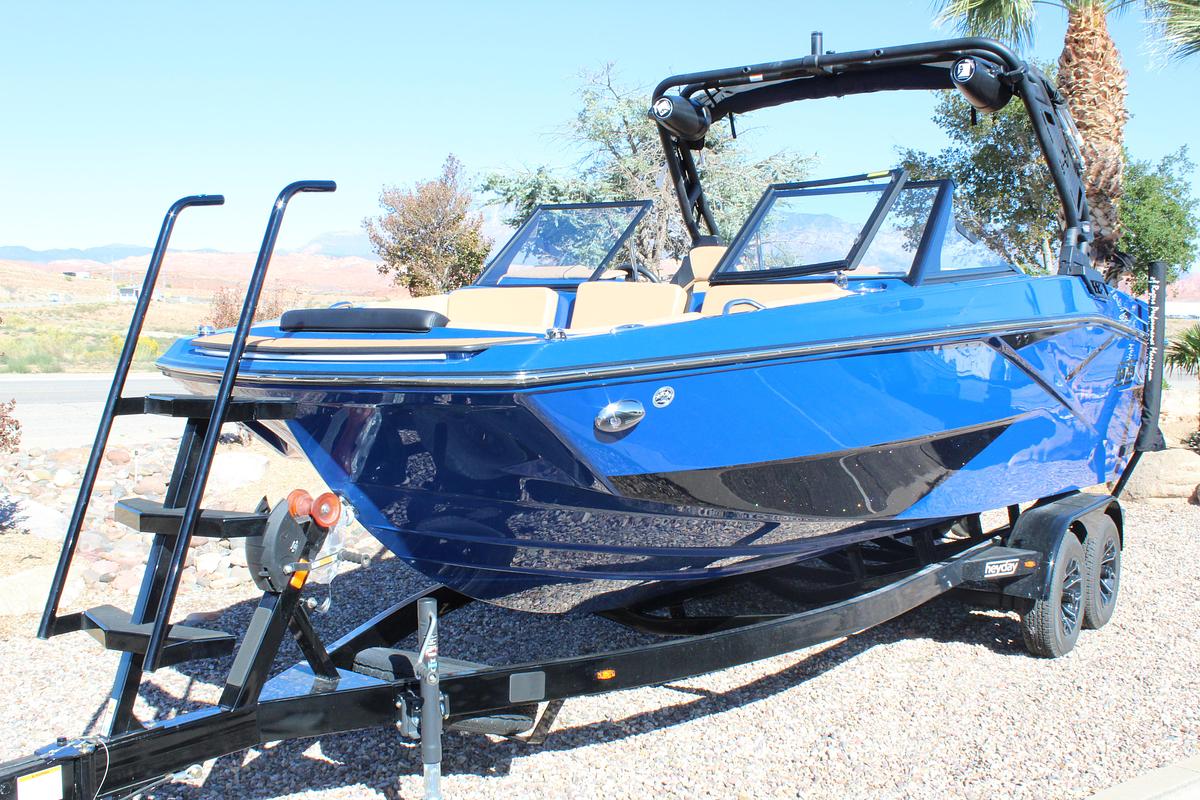 2026 Heyday Wake Boats H22