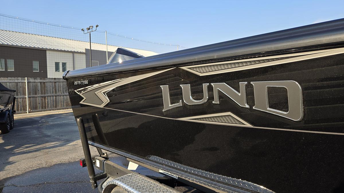Used 2025 Lund 2075 Tyee Sport