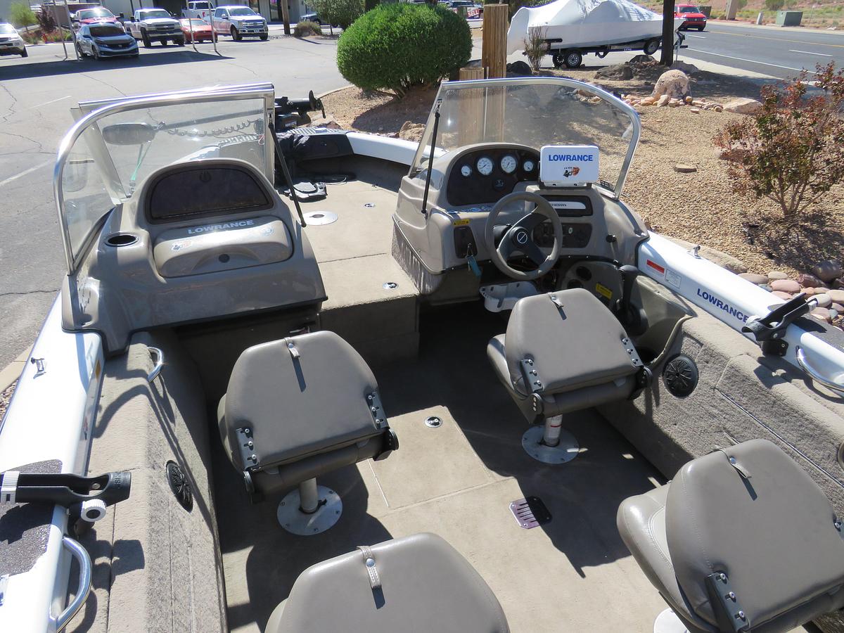 Used 2002 Tracker Tundra 18