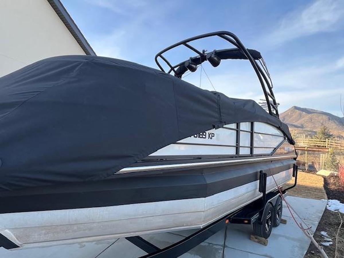 Used 2022 Montara SURF BOSS 2.0 25