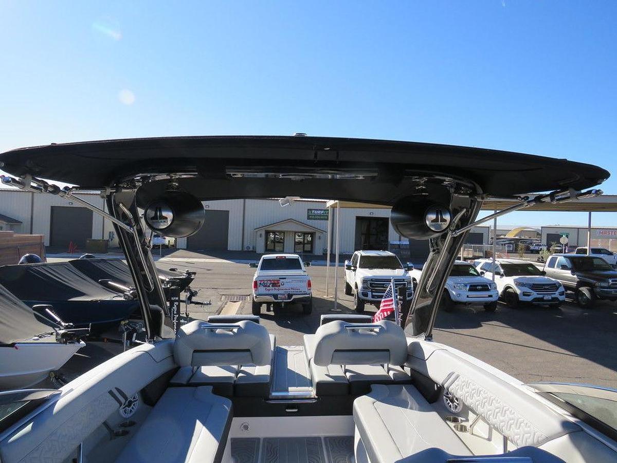 2025 Regal LS6 SURF ULTIMATE