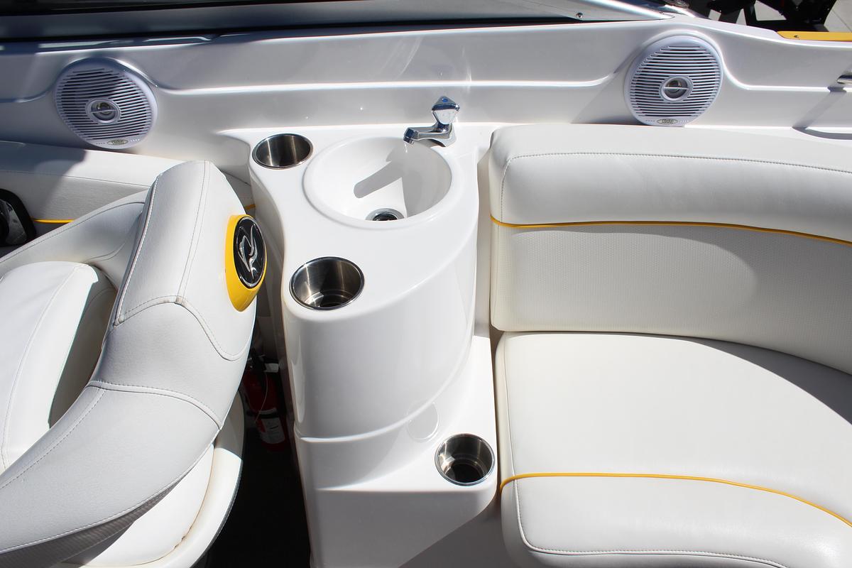 Used 2008 Rinker 246 Captiva