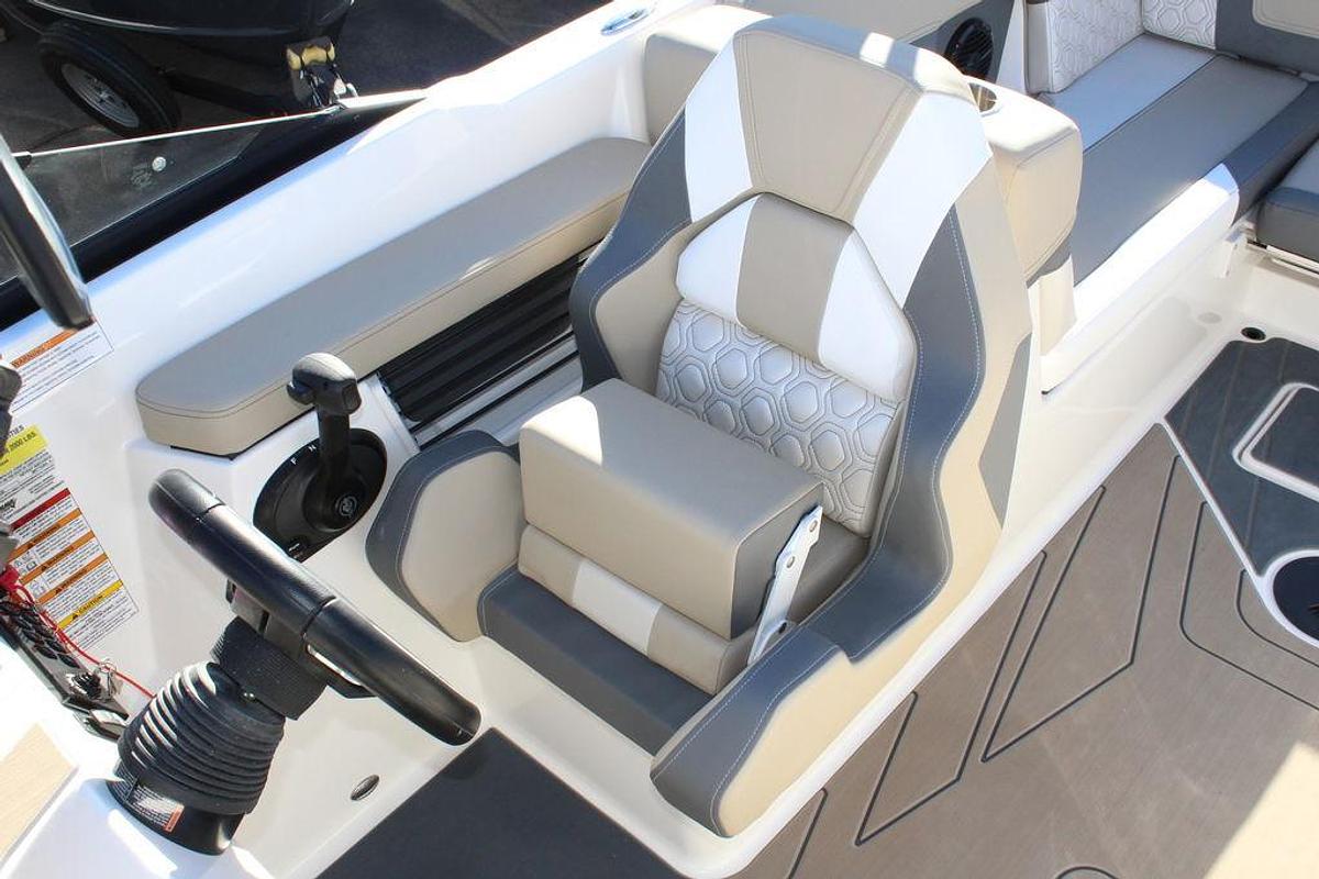 2025 Heyday Wake Boats H22