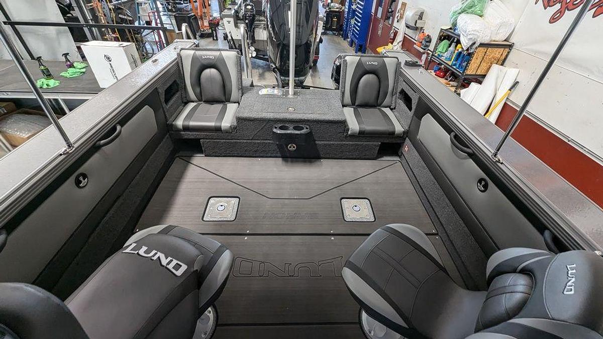 2025 Lund 2275 Baron