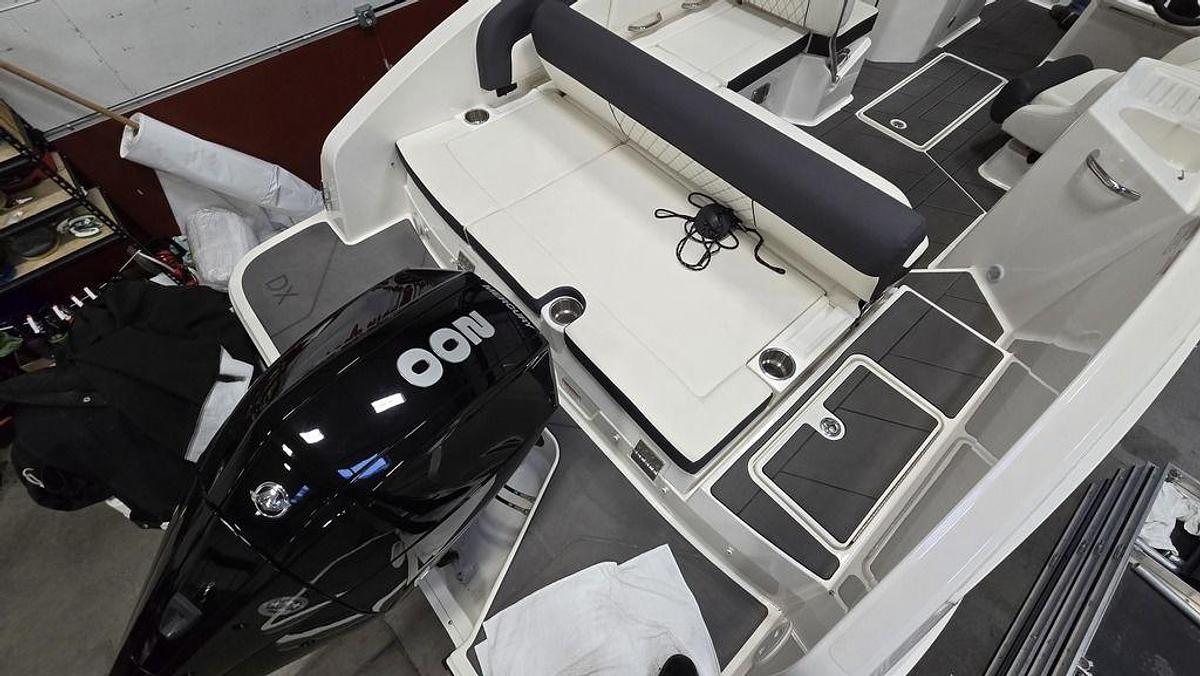 2023 Bayliner DX2200