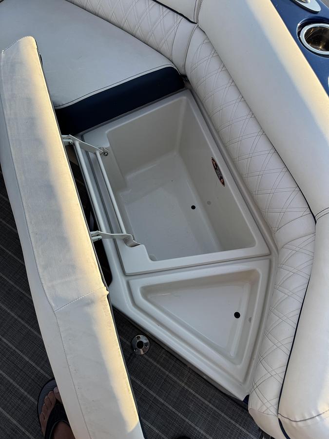 Used 2018 Harris CROWNE 250 DL