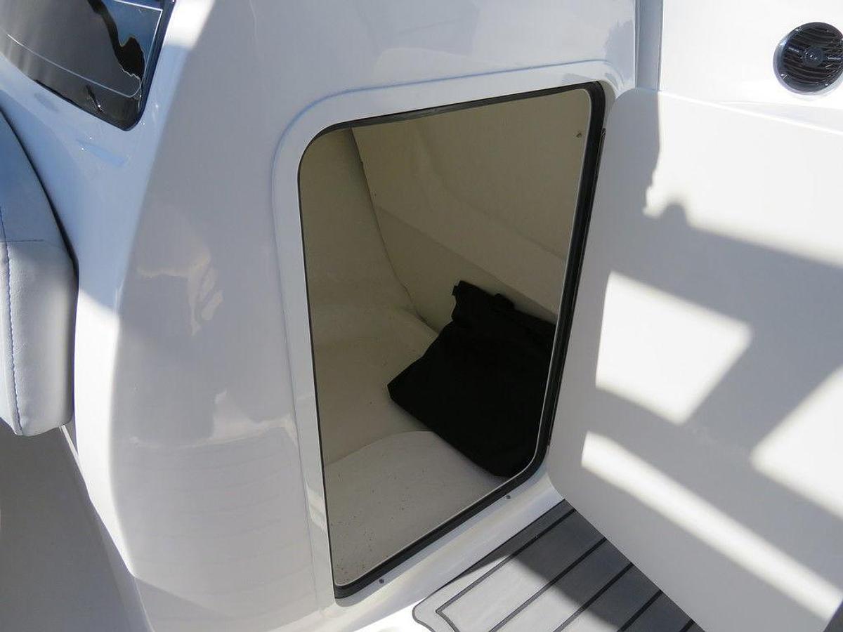 2025 Bayliner VR5 Bowrider