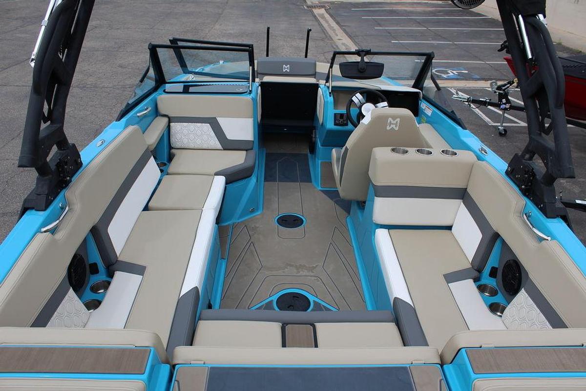 2025 Heyday Wake Boats H22