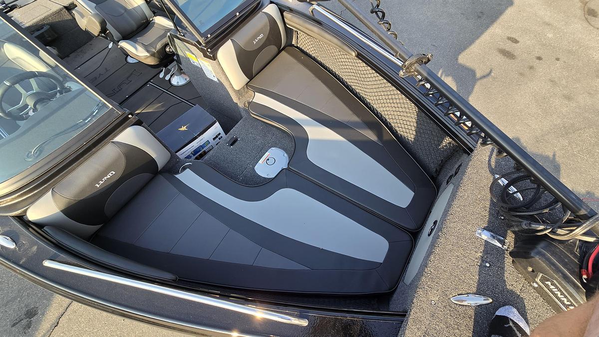 Used 2025 Lund 2075 Tyee Sport