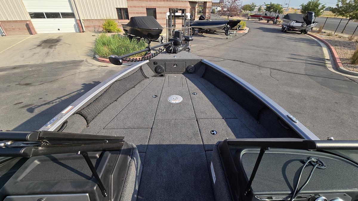 2025 Lund 2075 Impact XS Sport