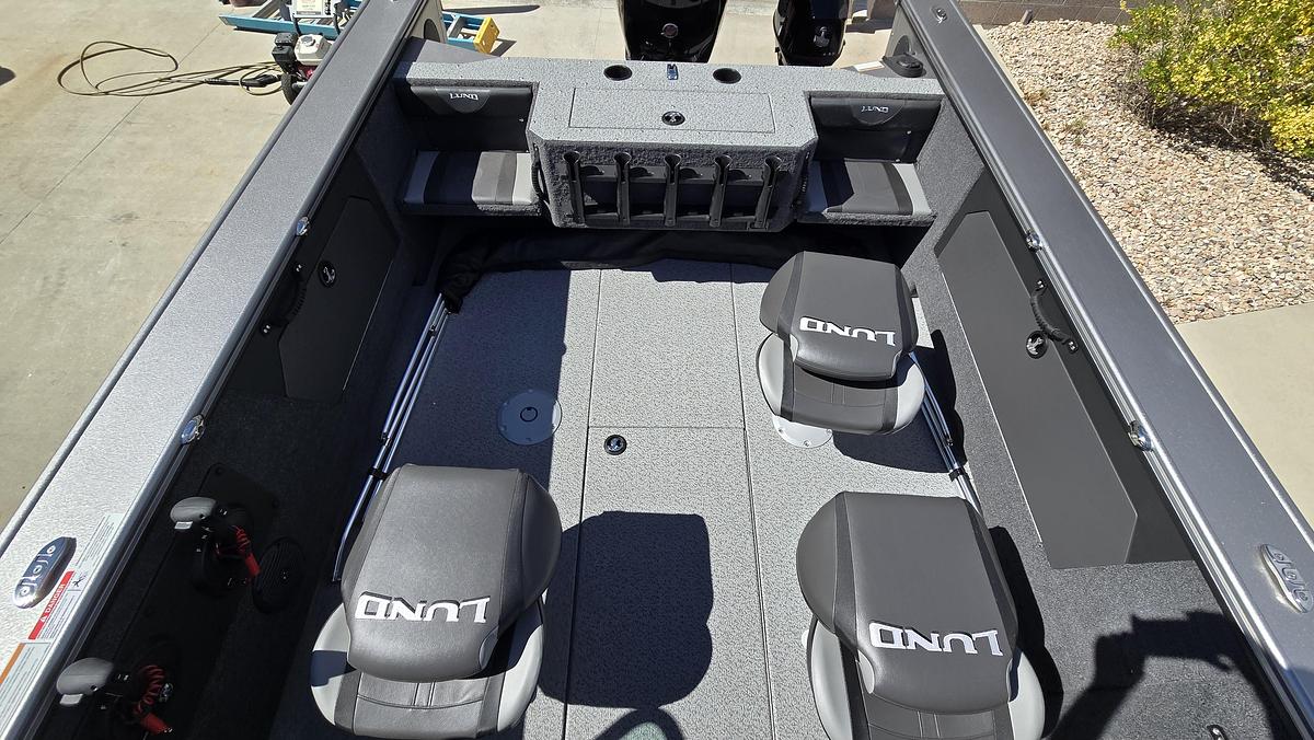 2026 LUND 1875 Fisherman