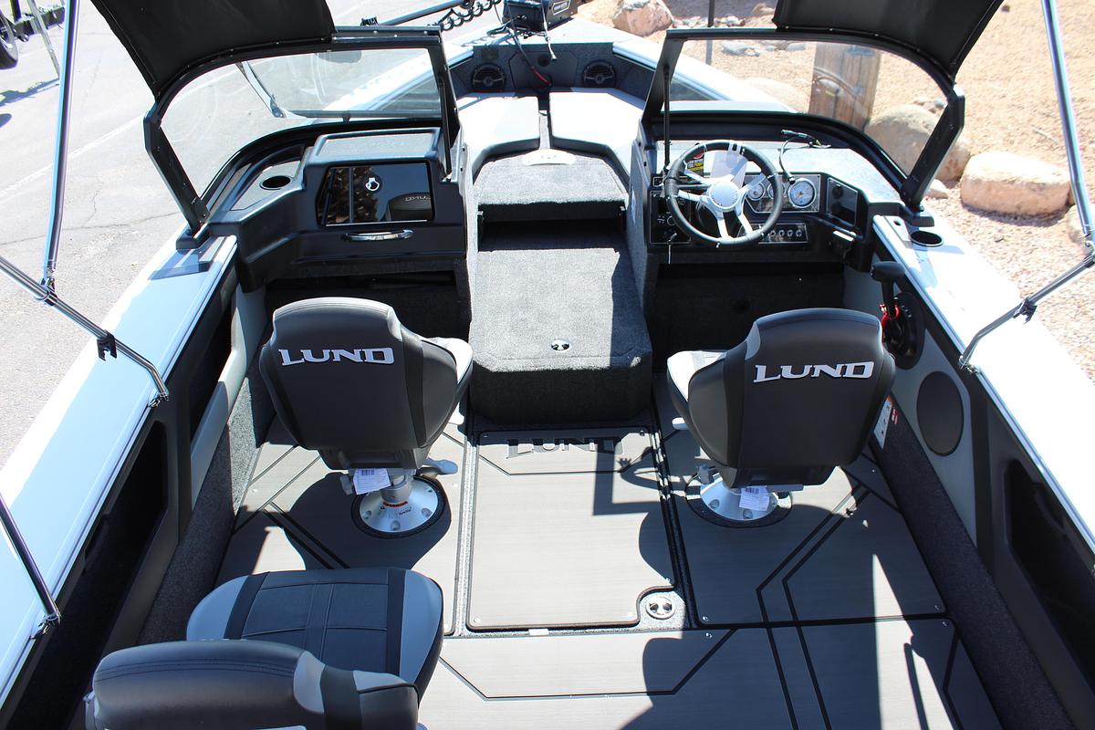 Used 2026 Lund 1875 Crossover XS Sport