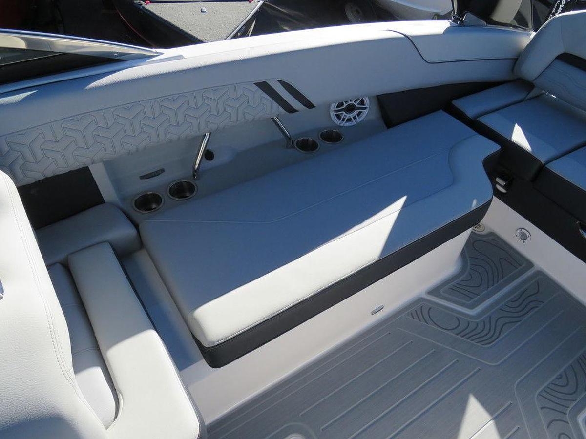 2025 Regal LS6 SURF ULTIMATE