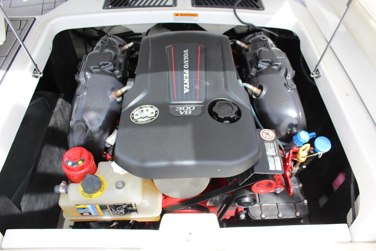 Used 2018 Monterey 218SS Surf