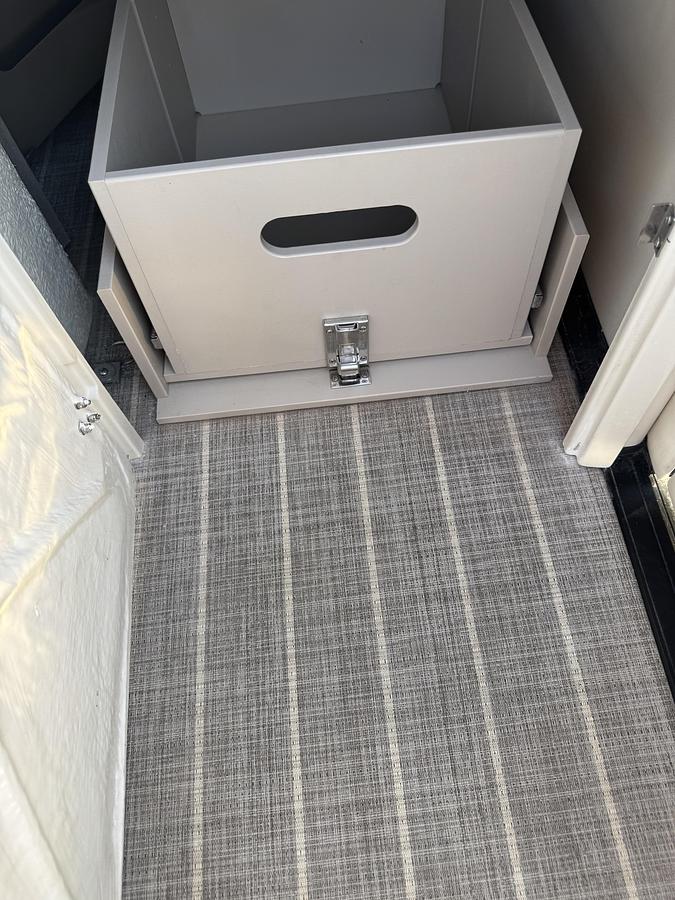 Used 2018 Harris CROWNE 250 DL