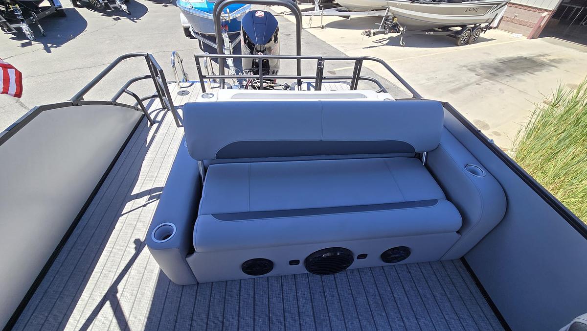 2026 Bentley Pontoons 243 Front Fish Swing Back
