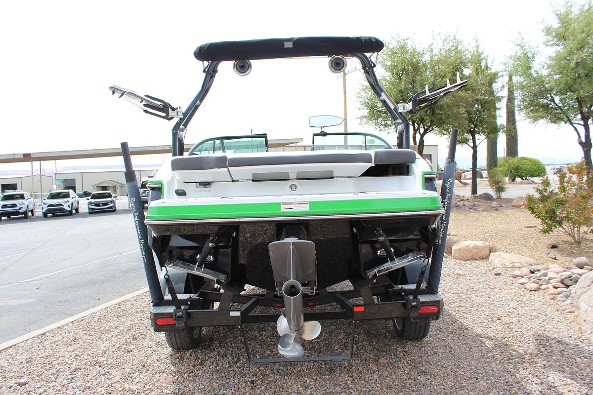 Used 2018 Monterey 218SS Surf