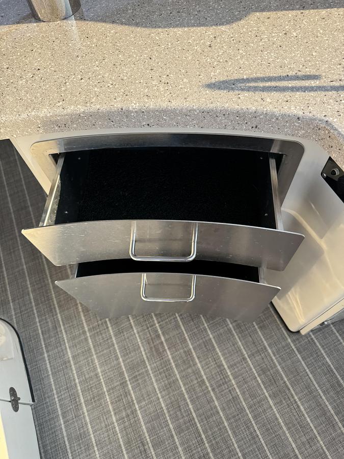 Used 2018 Harris CROWNE 250 DL