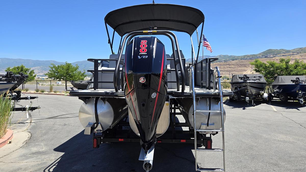 2026 Bentley Pontoons 243 Front Fish Swing Back