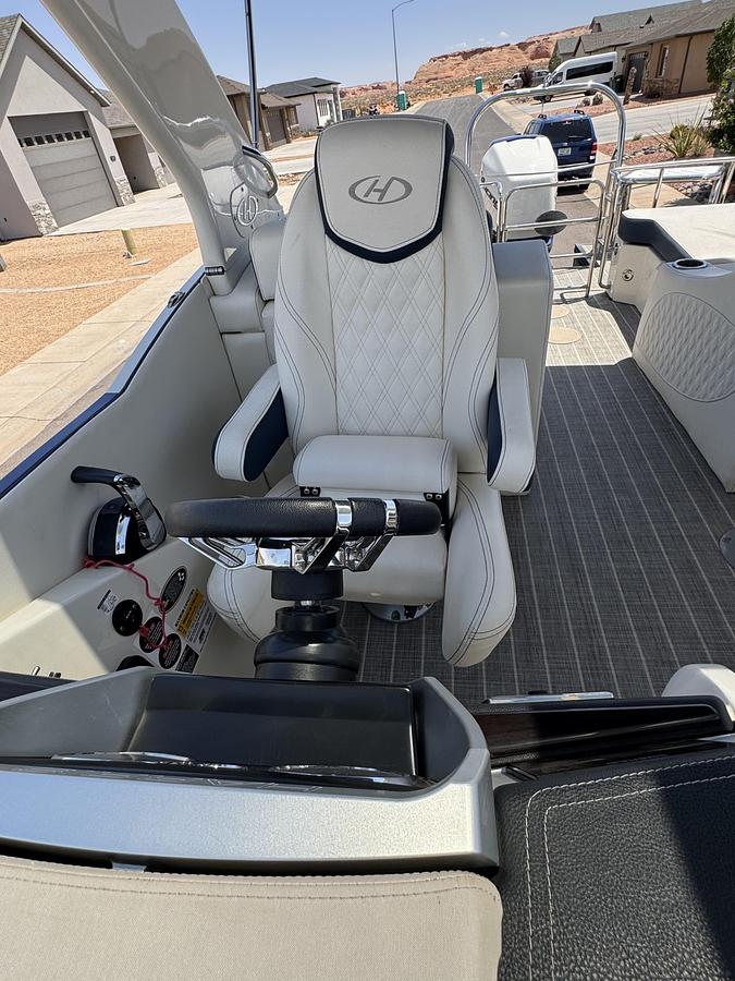 Used 2018 Harris CROWNE 250 DL