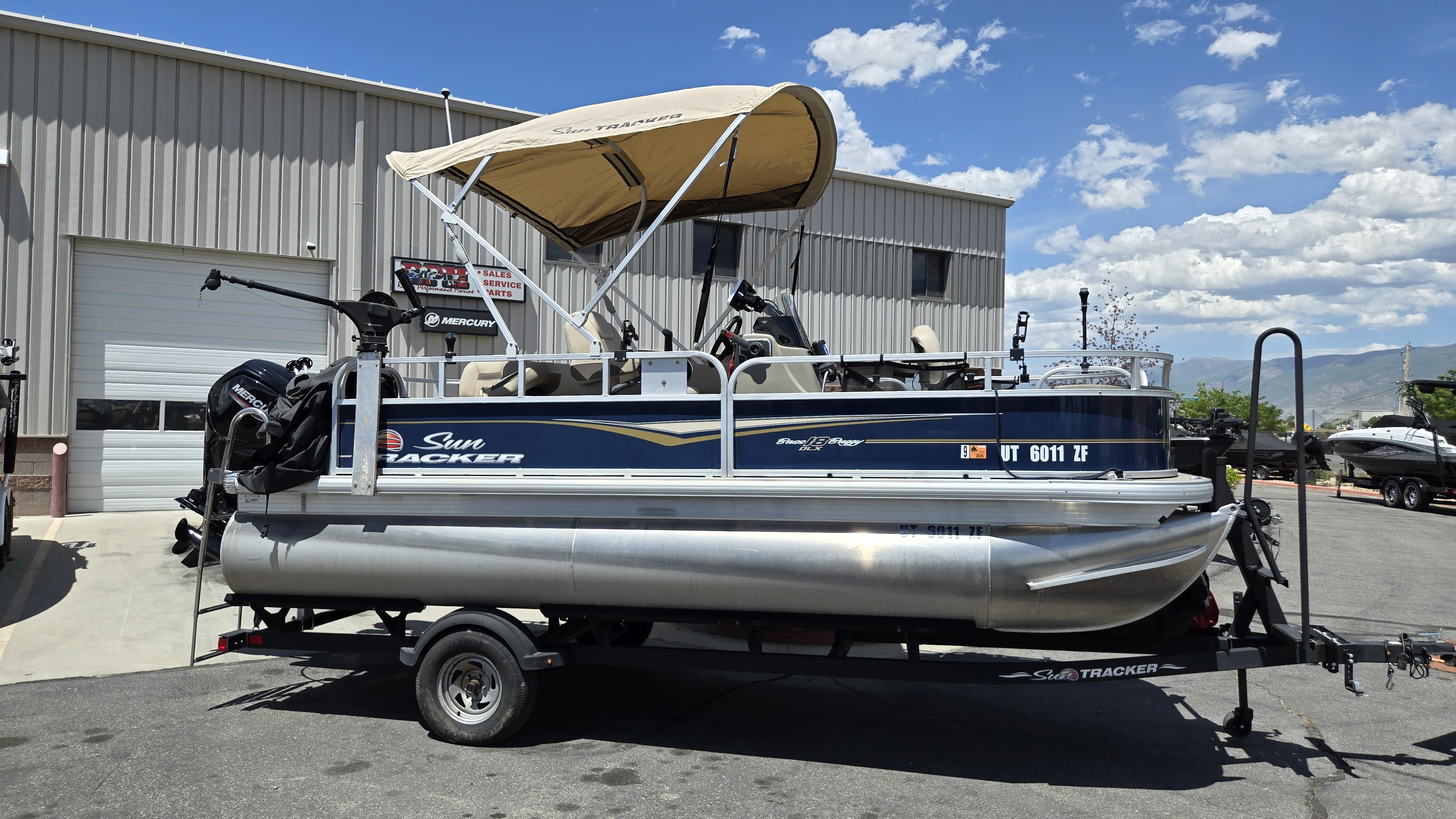 Used 2024 Tracker 18 DLX Bass Buggy