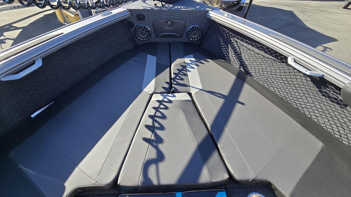 2027 Lund 2075 Tyee Sport