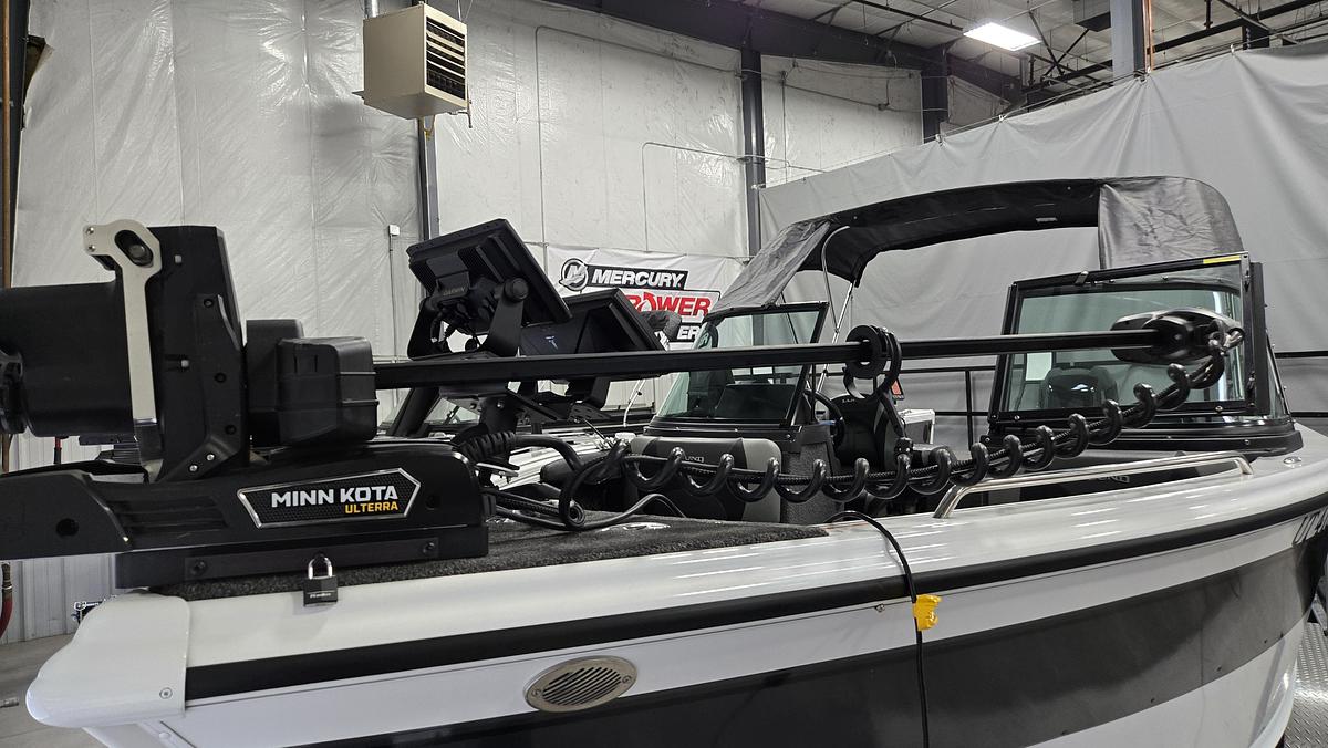 Used 2022 Lund 2275 Baron Sport