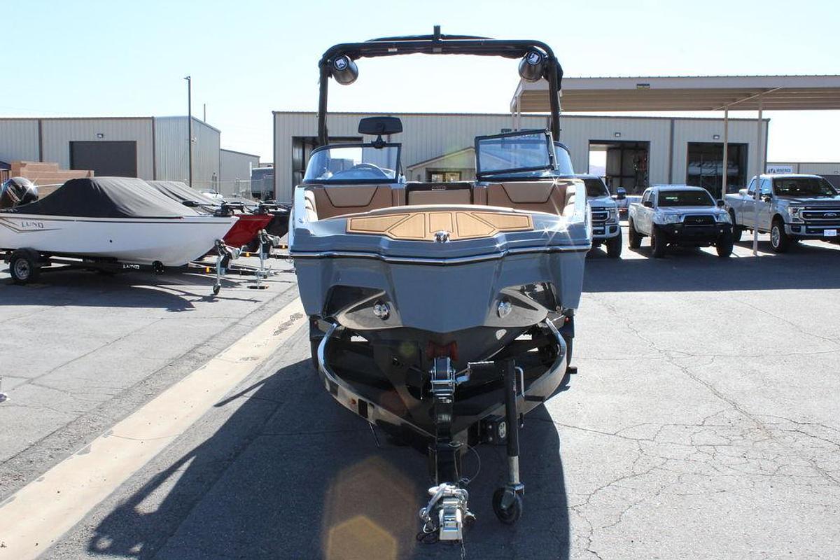 2025 Heyday Wake Boats WTSURF