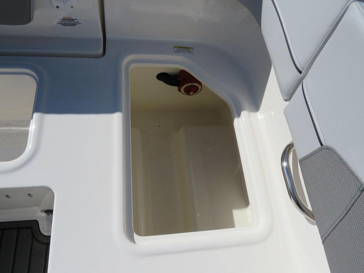 2025 Bayliner VR5 Bowrider