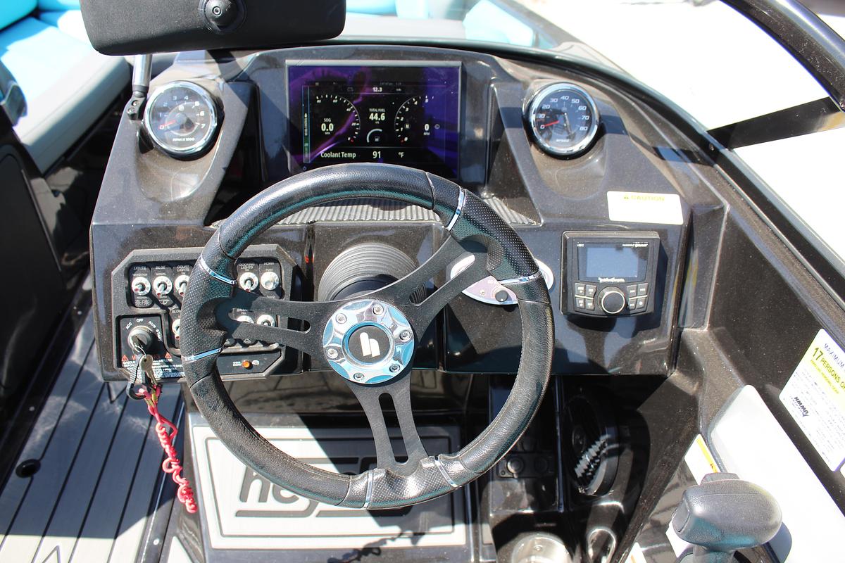 Used 2020 Heyday Wake Boats WTSURF
