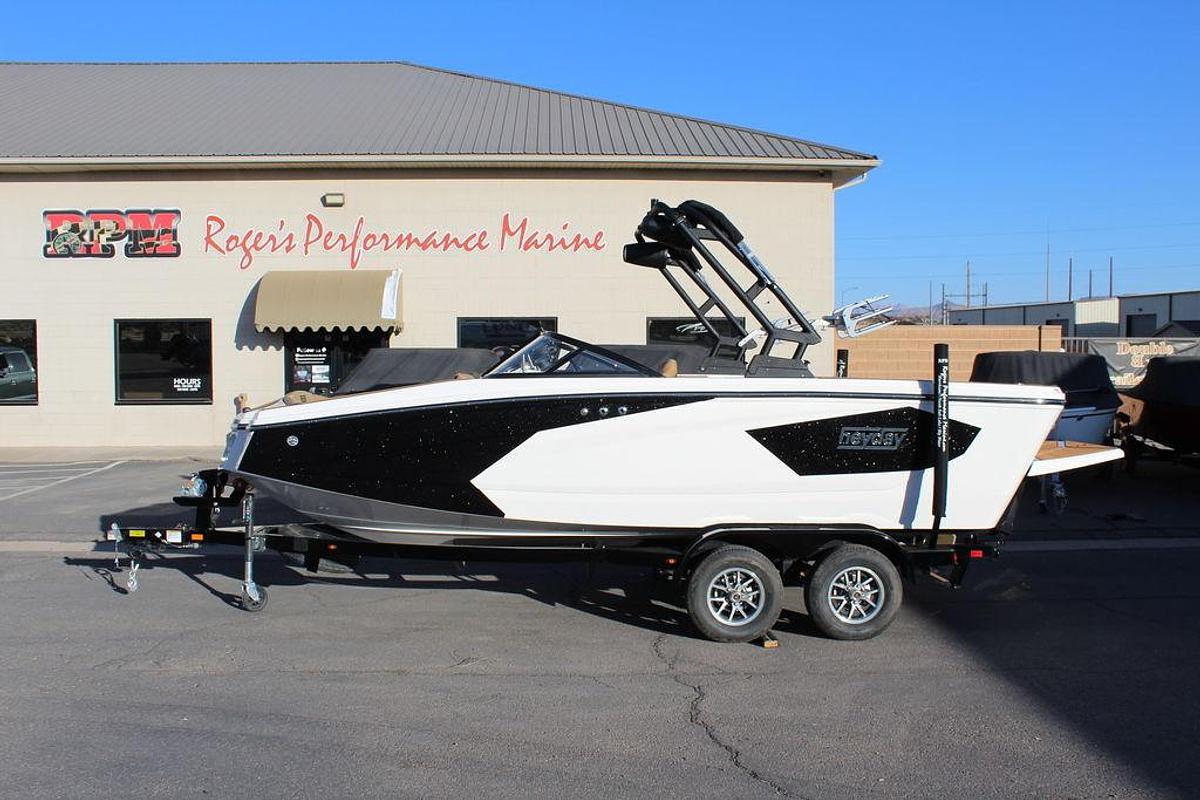 2025 Heyday Wake Boats WT-2DC