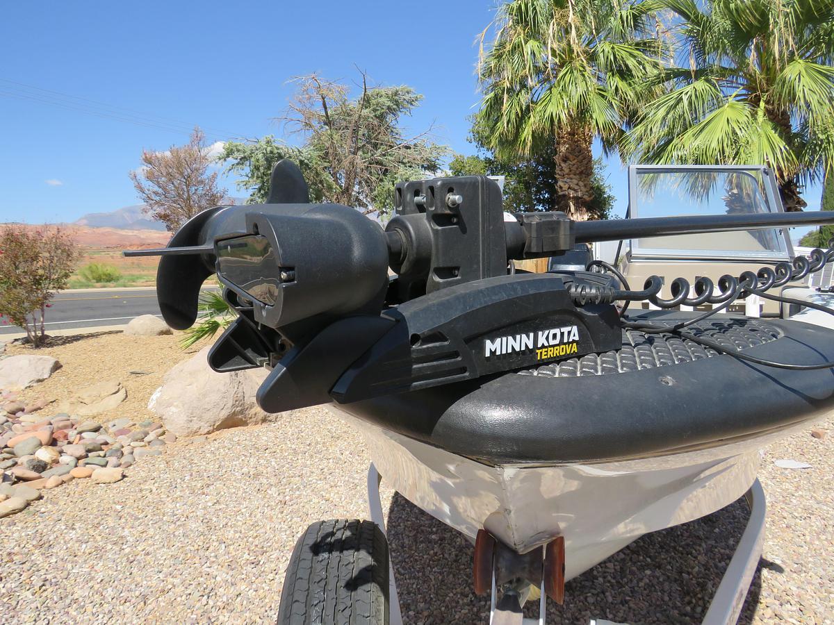 Used 2002 Tracker Tundra 18