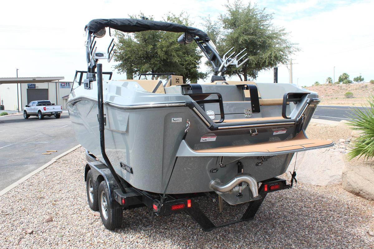 2027 Heyday Wake Boats H22
