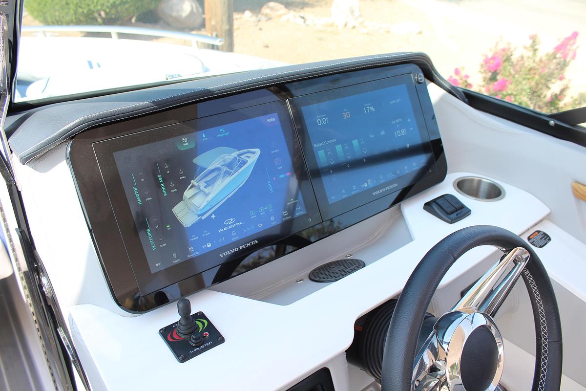 2026 Regal LS9 Surf Ultimate (Dealer Demo)