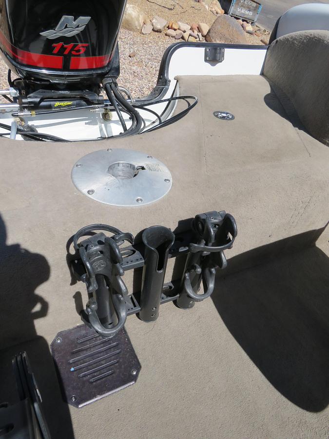 Used 2002 Tracker Tundra 18