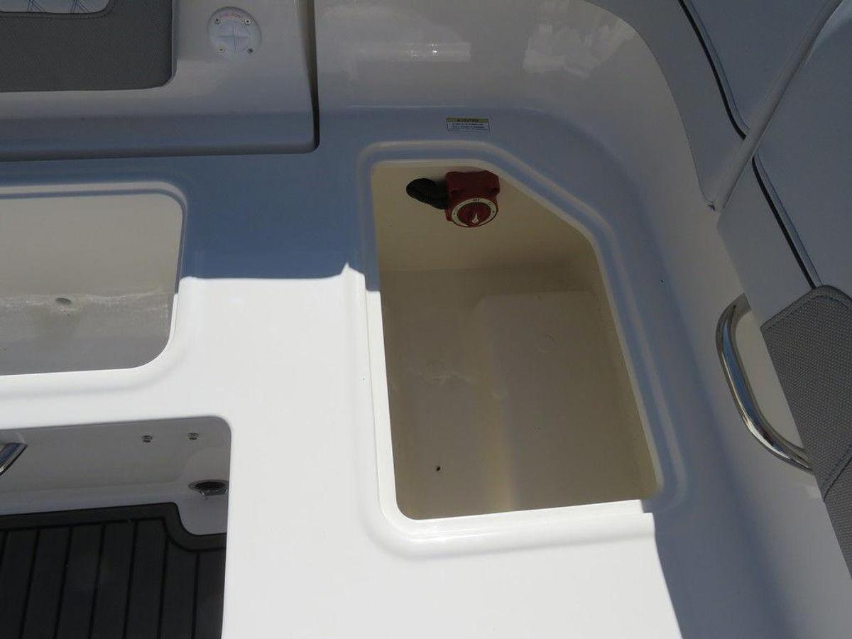 2025 Bayliner VR5 Bowrider