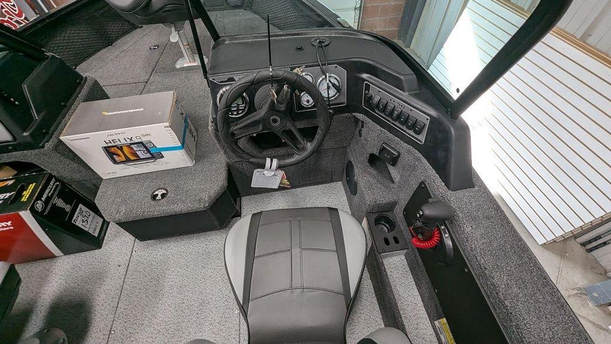 2025 Lund 1875 Impact XS Sport