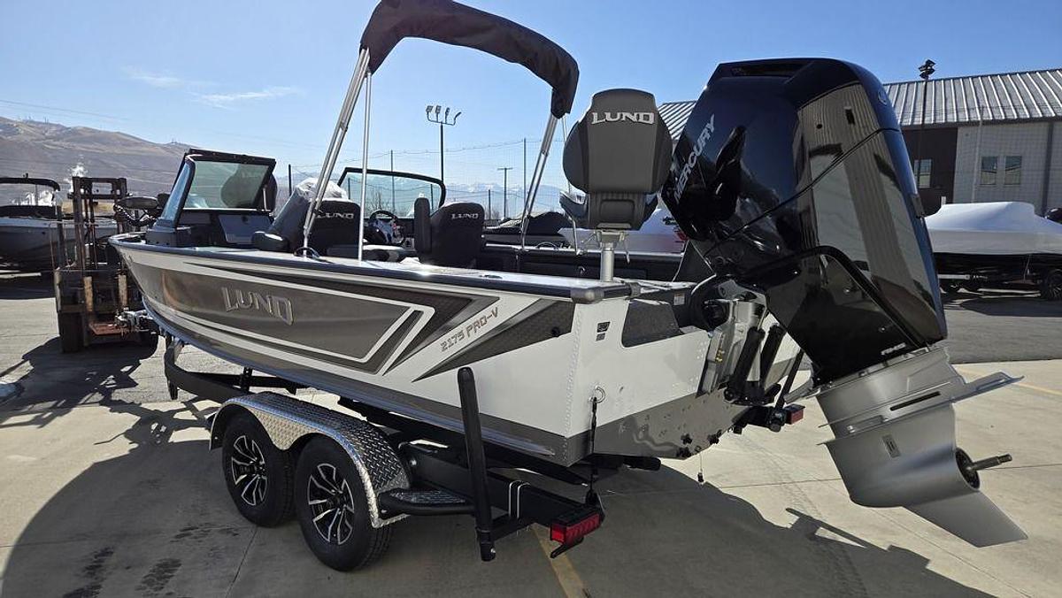 2025 Lund 2175 Pro-V Sport
