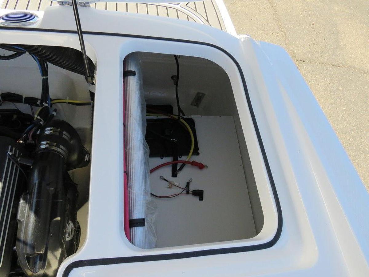 2025 Bayliner VR5 Bowrider