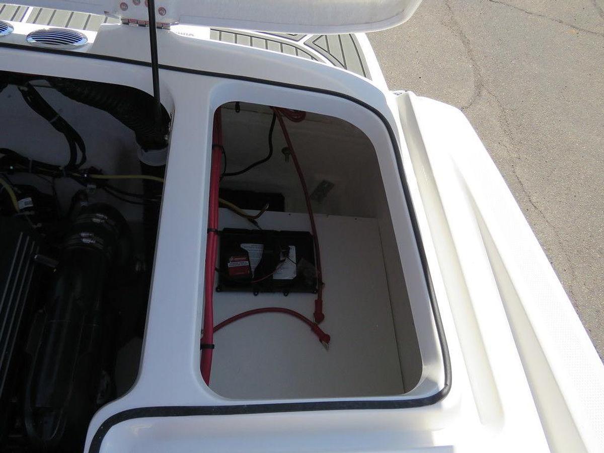 2025 Bayliner VR5 Bowrider