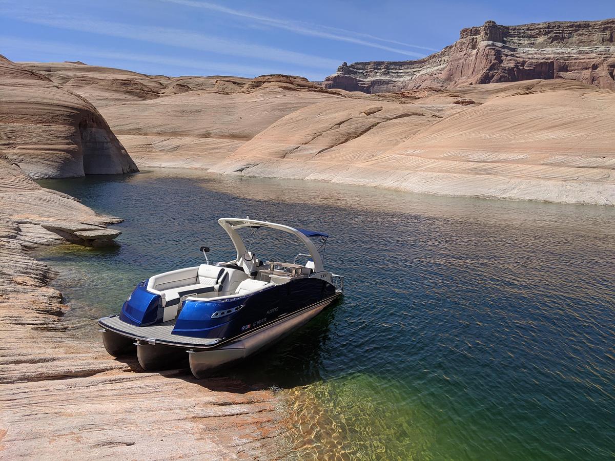 Used 2018 Harris CROWNE 250 DL