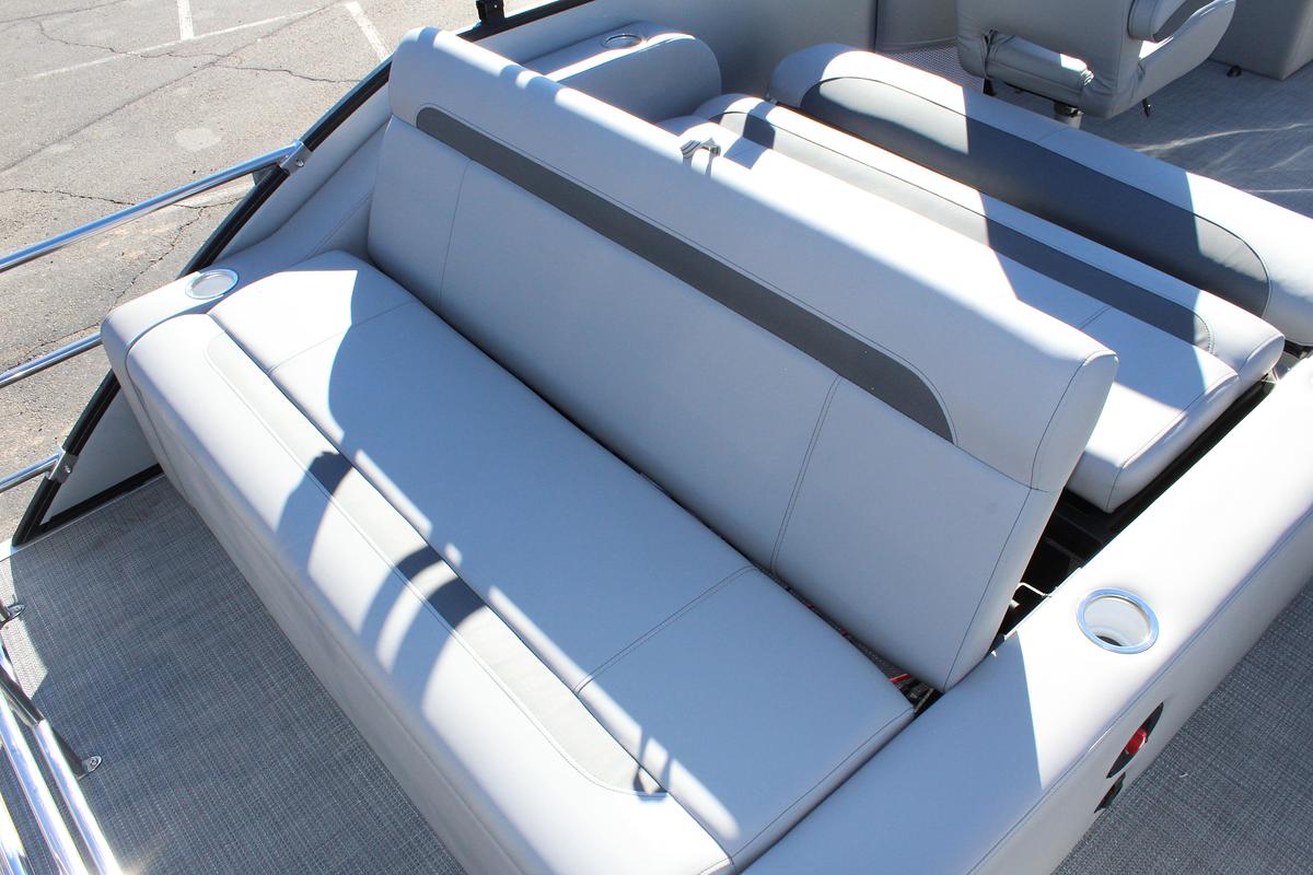 2026 Bentley Pontoons Legacy 220 Swingback