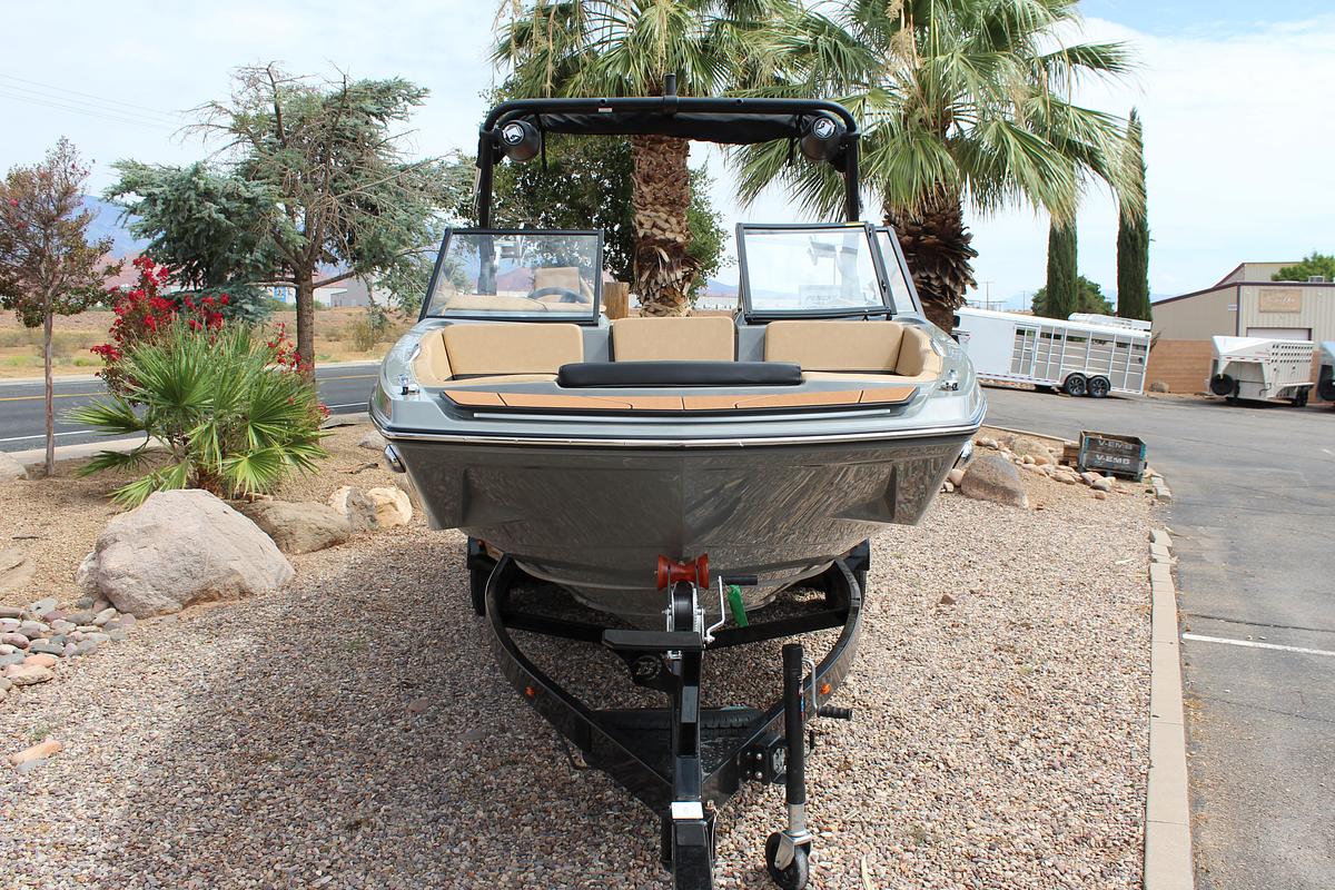 2027 Heyday Wake Boats H22
